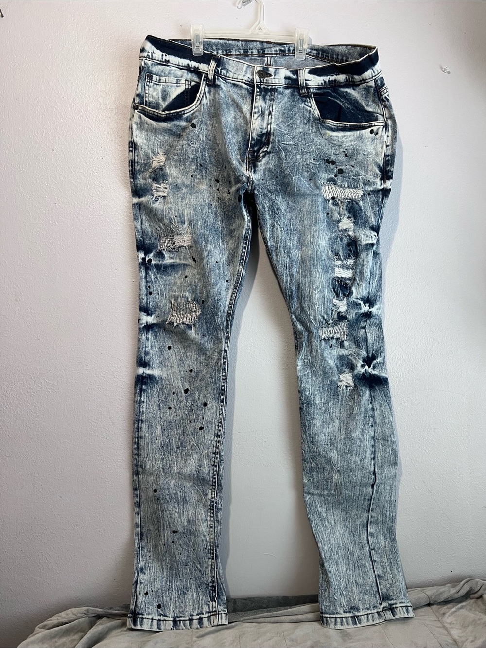 Evolution Distressed Acid-Wash Blue Men's Jeans